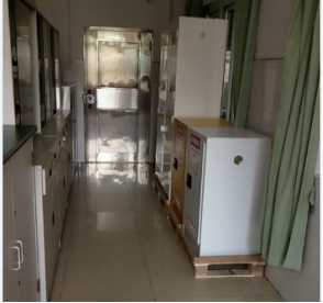 Токсичен шкаф за съхранение Toxic storage cabinet